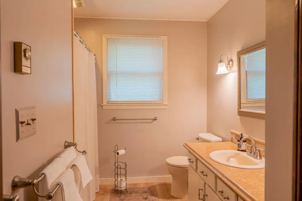 28 Eider Lane Topsham ME 04086