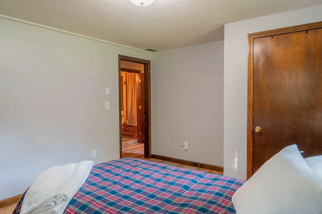 28 Eider Lane Topsham ME 04086
