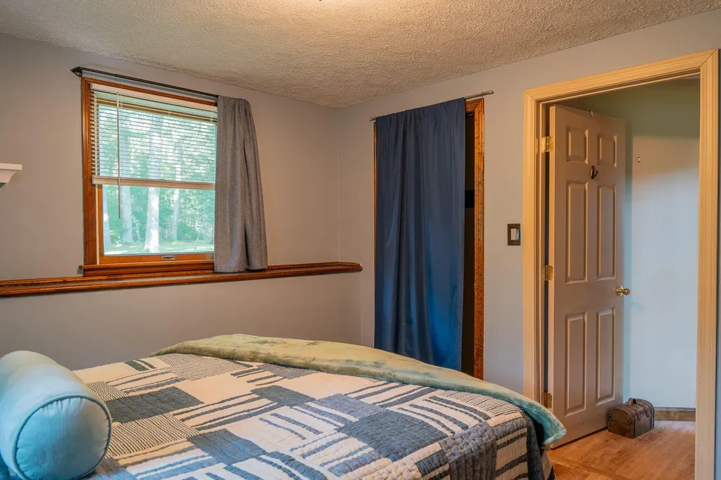 28 Eider Lane Topsham ME 04086