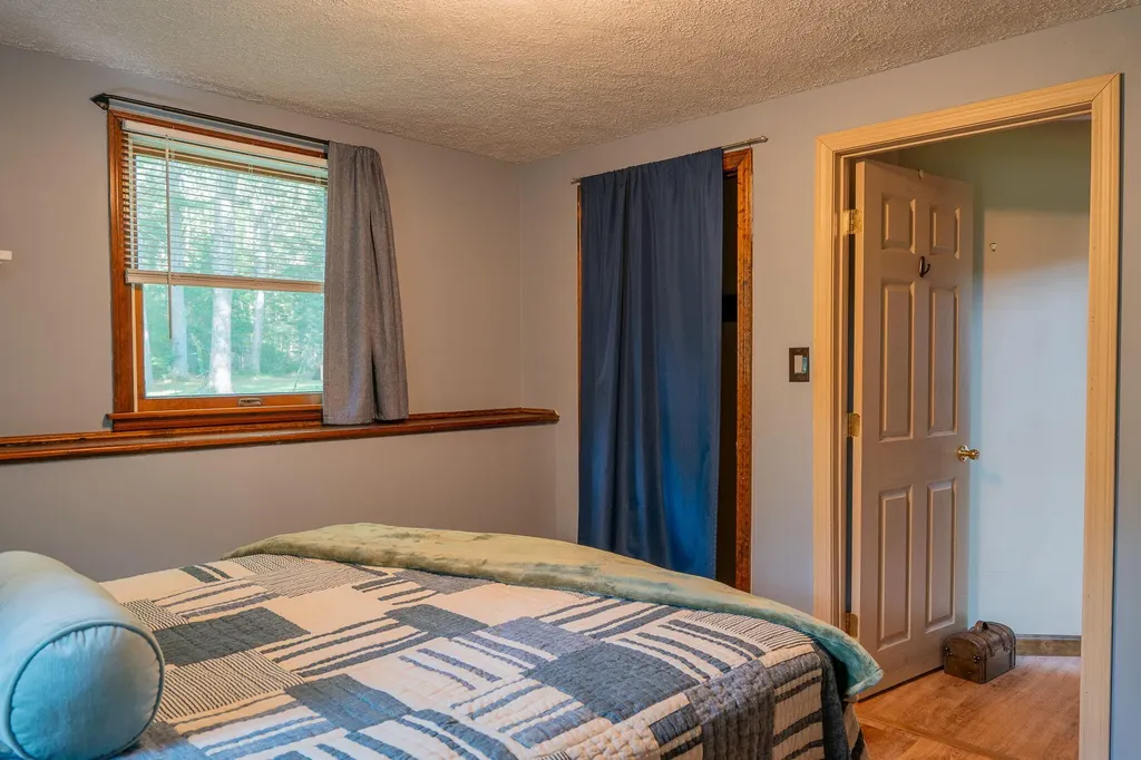 28 Eider Lane Topsham ME 04086