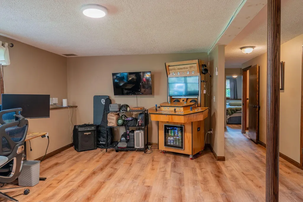28 Eider Lane Topsham ME 04086