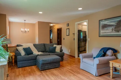 28 Eider Lane Topsham ME 04086