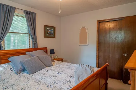 28 Eider Lane Topsham ME 04086