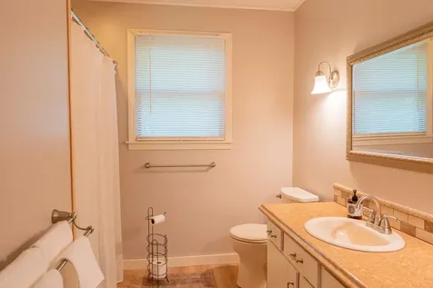 28 Eider Lane Topsham ME 04086