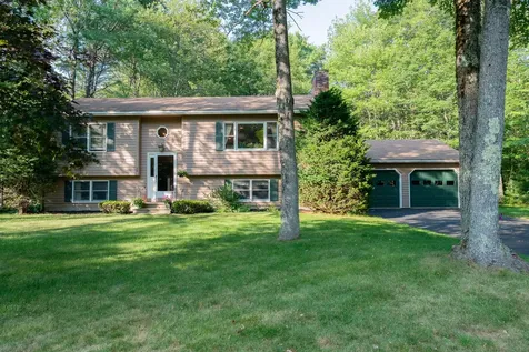 28 Eider Lane Topsham ME 04086