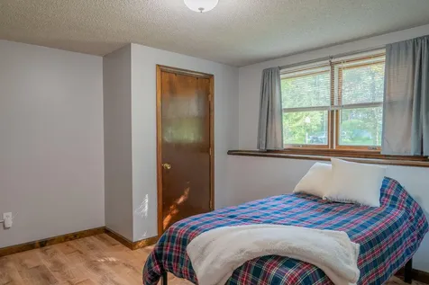 28 Eider Lane Topsham ME 04086