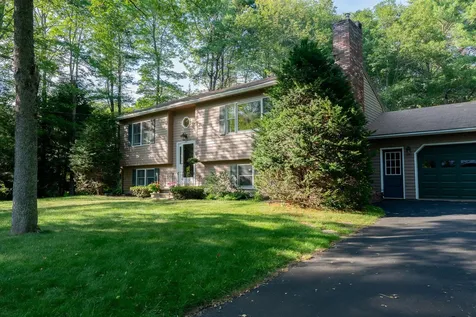 28 Eider Lane Topsham ME 04086