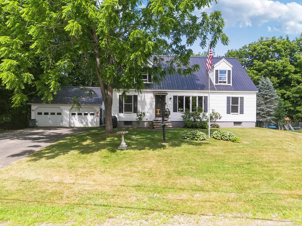 10 Fuller Street Richmond ME 04357