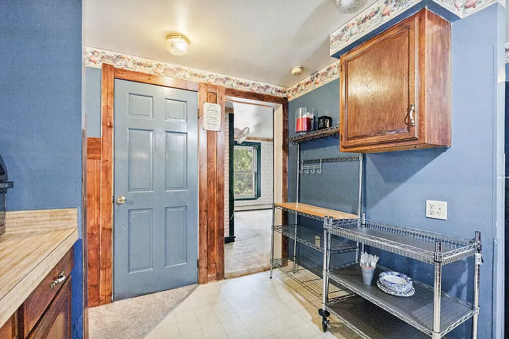 10 Fuller Street Richmond ME 04357