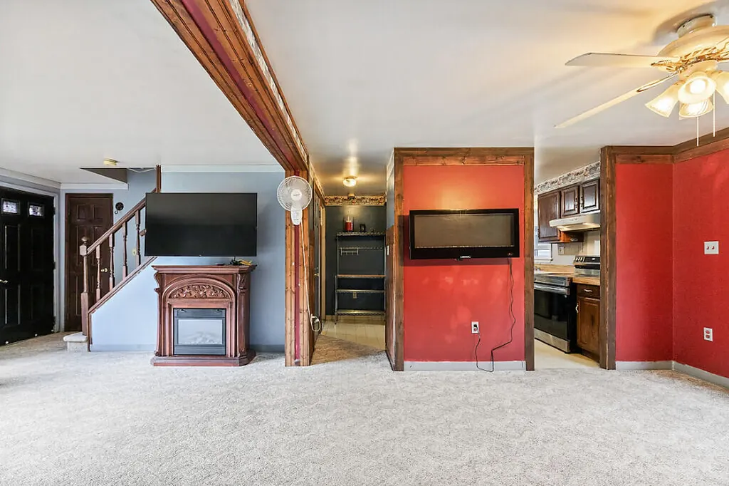 10 Fuller Street Richmond ME 04357