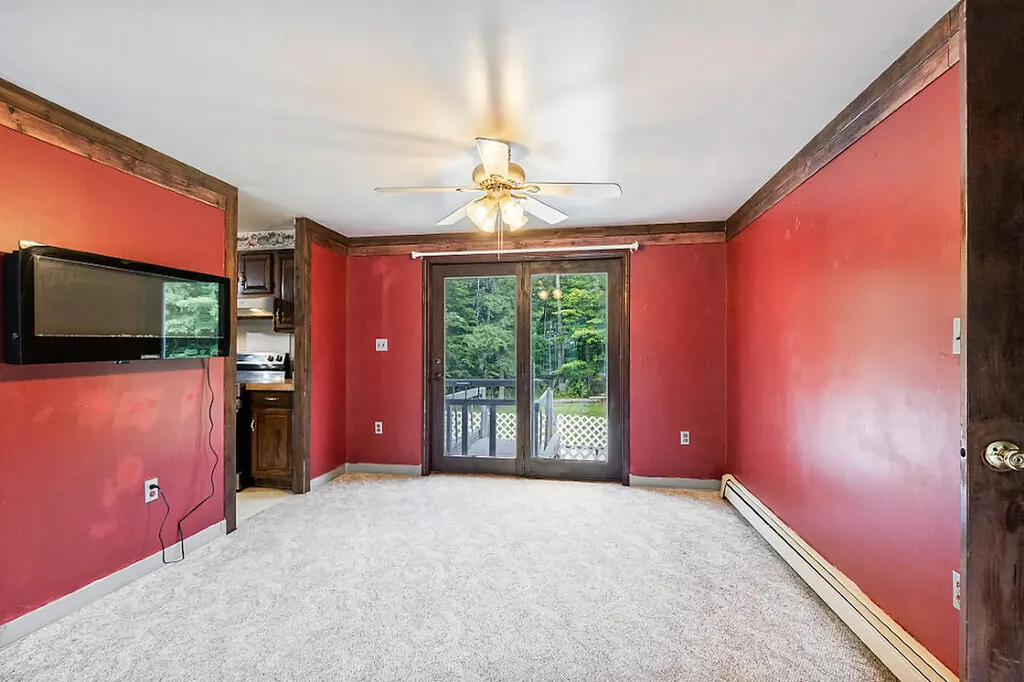 10 Fuller Street Richmond ME 04357