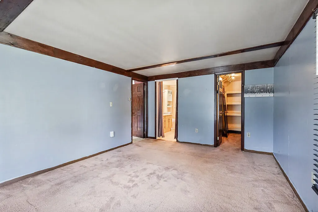 10 Fuller Street Richmond ME 04357