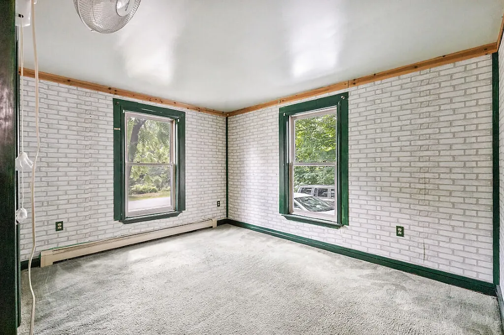 10 Fuller Street Richmond ME 04357