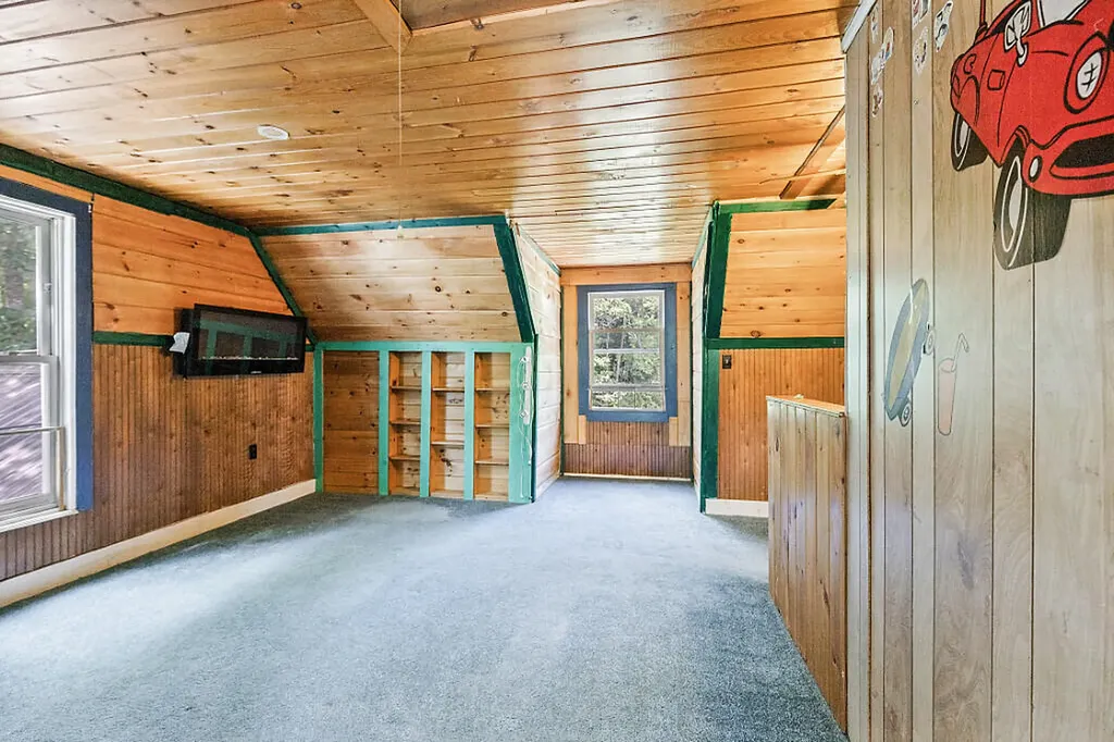10 Fuller Street Richmond ME 04357