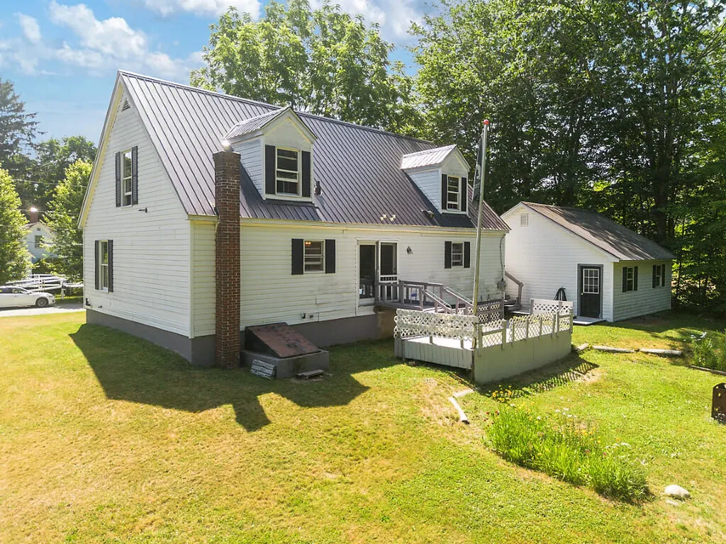 10 Fuller Street Richmond ME 04357