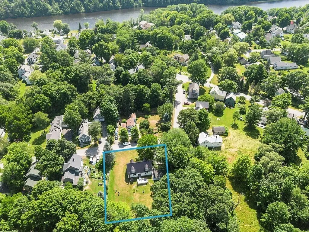 10 Fuller Street Richmond ME 04357
