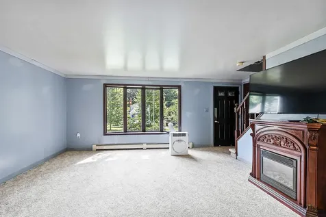 10 Fuller Street Richmond ME 04357