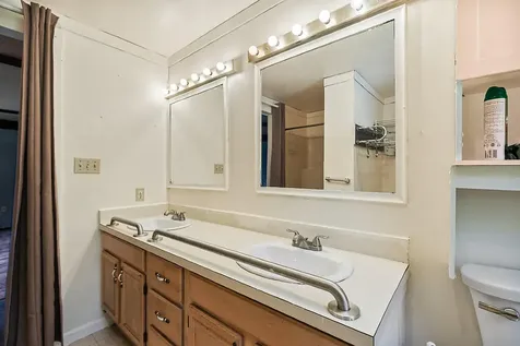 10 Fuller Street Richmond ME 04357