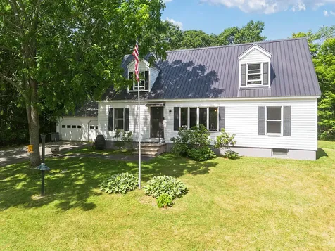 10 Fuller Street Richmond ME 04357
