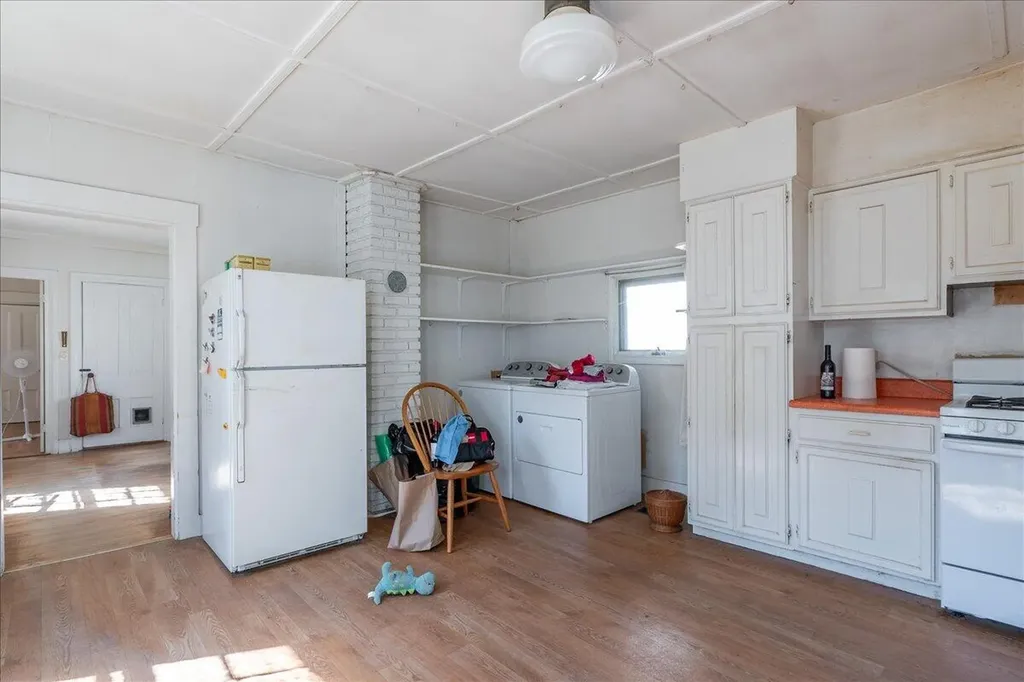 41 Hyler Street Thomaston ME 04861