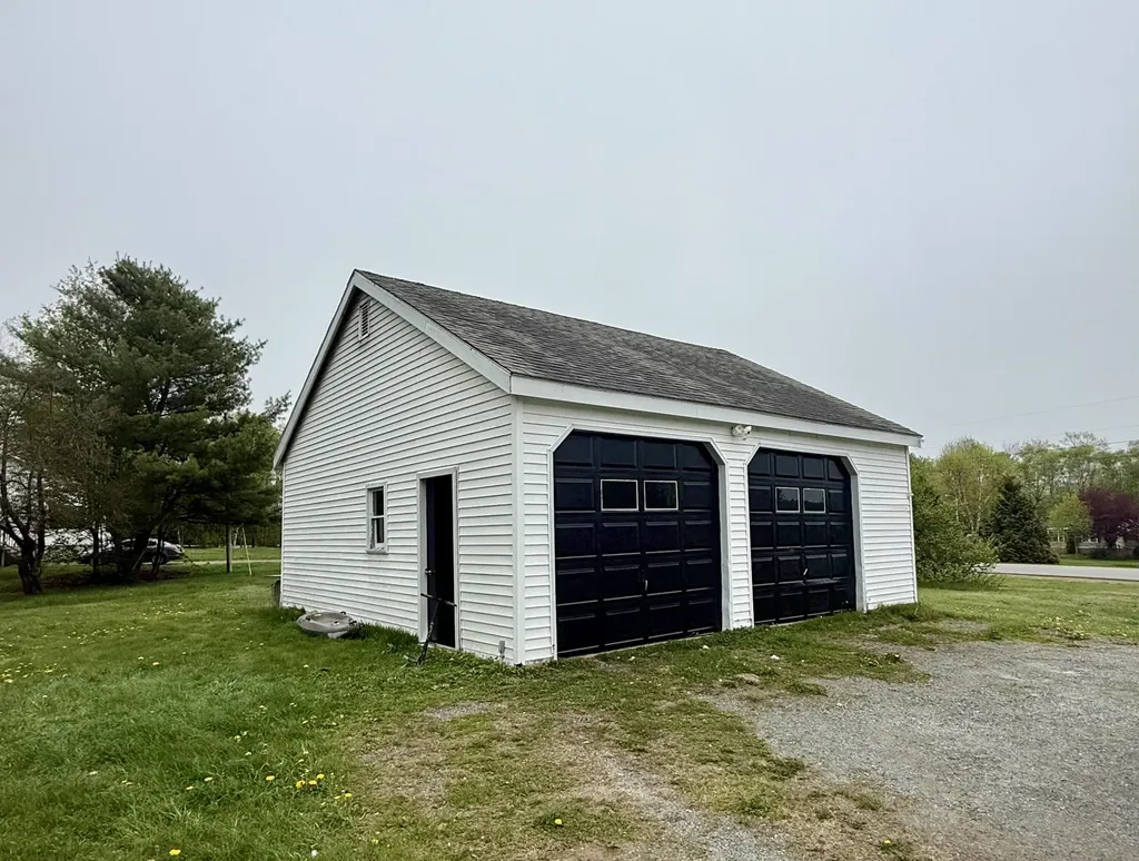 12 Grace Snow Drive Glenburn ME 04401