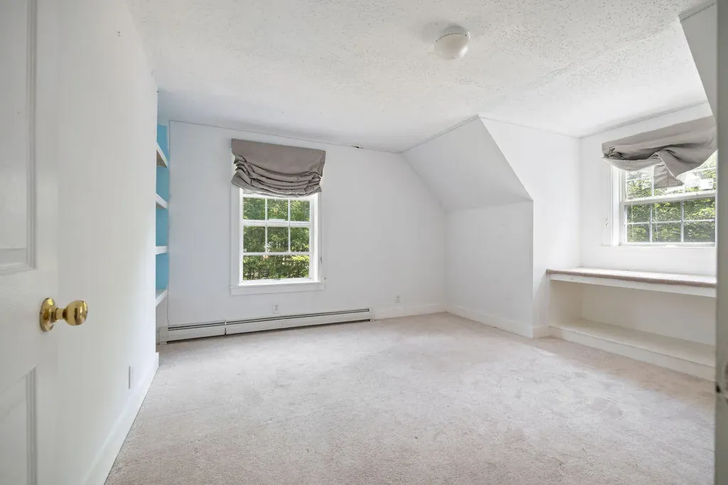 39 Jades Way Bowdoinham ME 04008