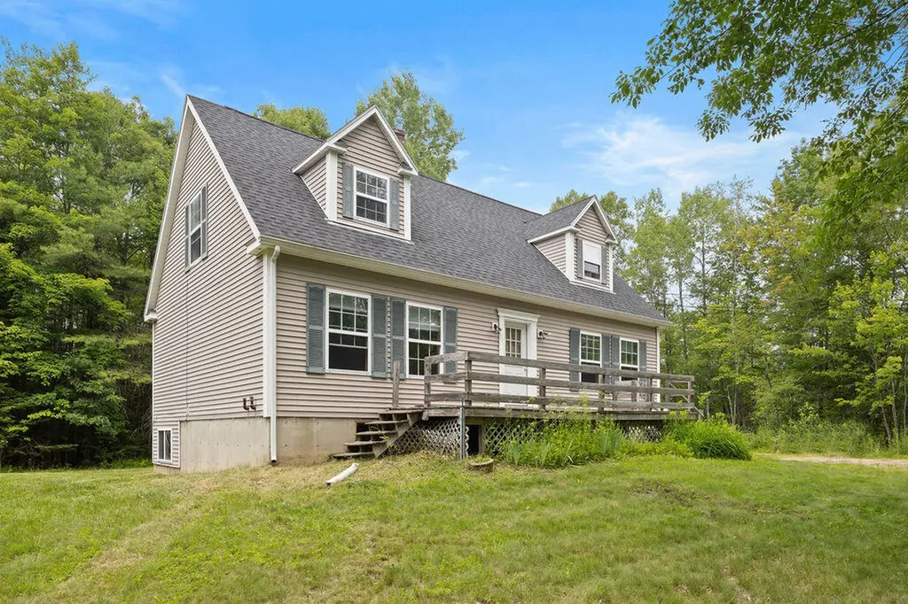 39 Jades Way Bowdoinham ME 04008