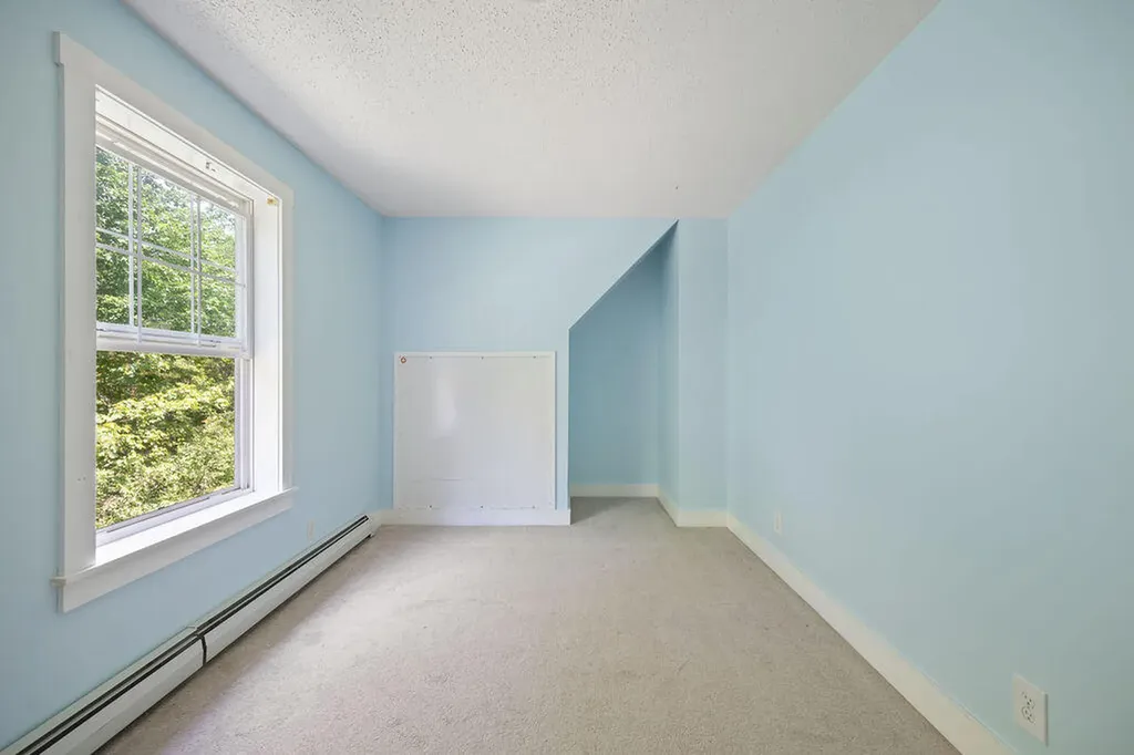 39 Jades Way Bowdoinham ME 04008