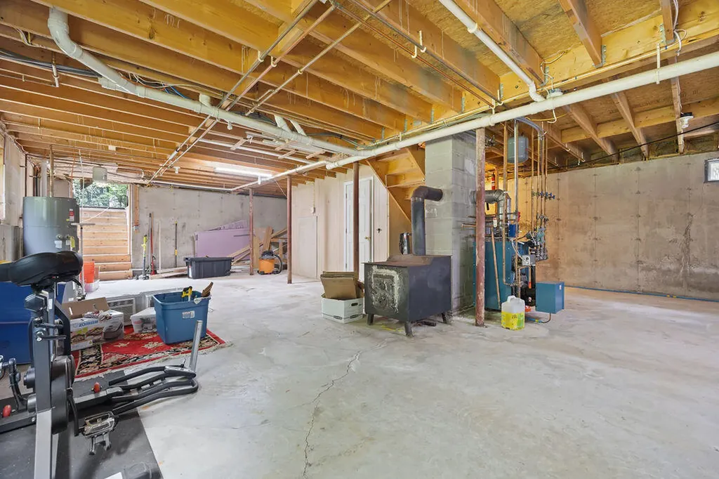 39 Jades Way Bowdoinham ME 04008