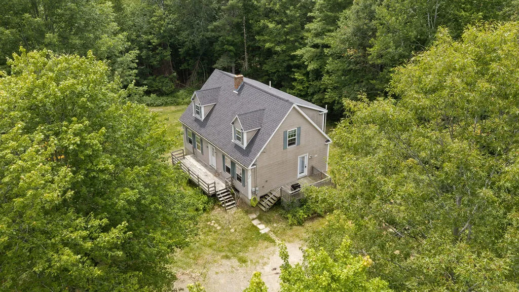 39 Jades Way Bowdoinham ME 04008