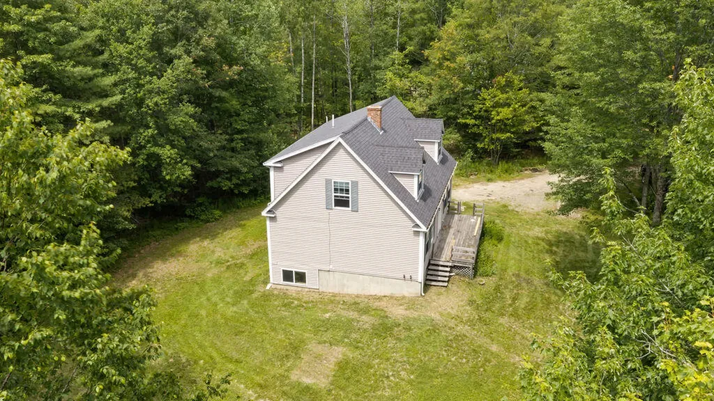 39 Jades Way Bowdoinham ME 04008