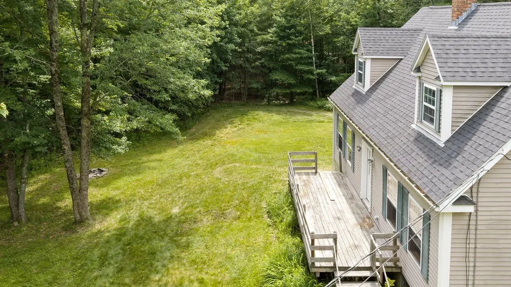 39 Jades Way Bowdoinham ME 04008