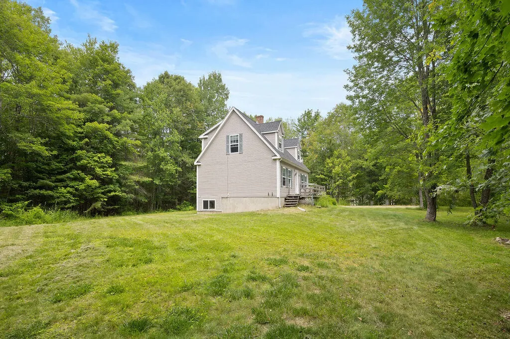 39 Jades Way Bowdoinham ME 04008