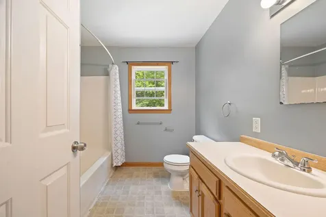 39 Jades Way Bowdoinham ME 04008
