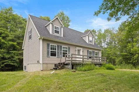39 Jades Way Bowdoinham ME 04008