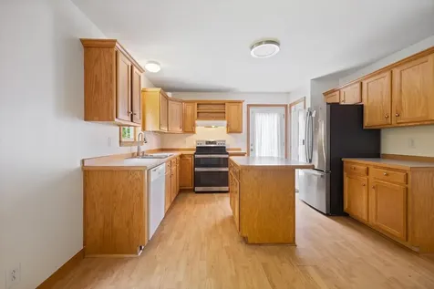 39 Jades Way Bowdoinham ME 04008