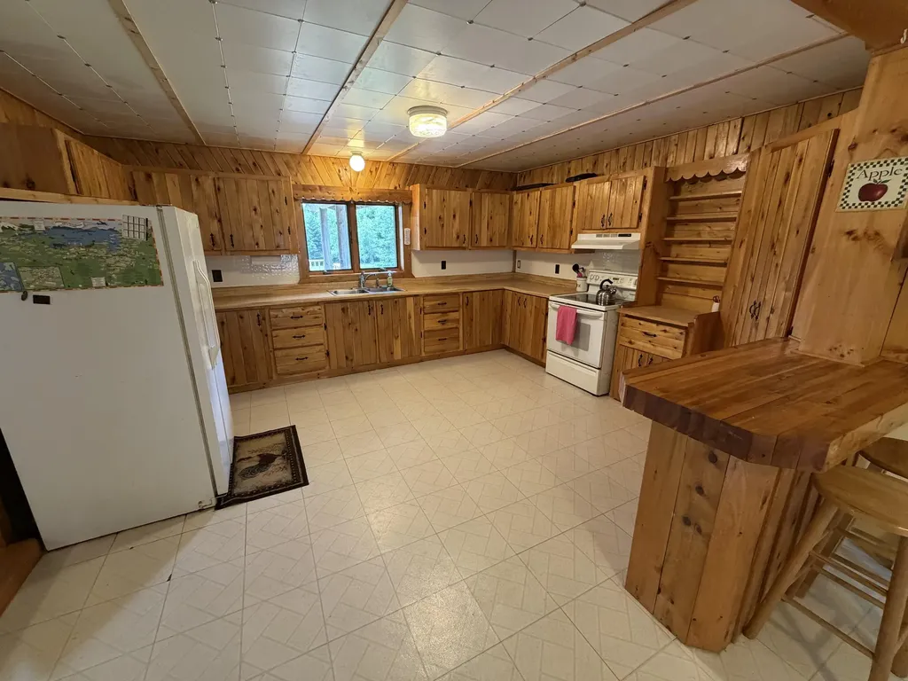 8 Steward Road Monson ME 04464