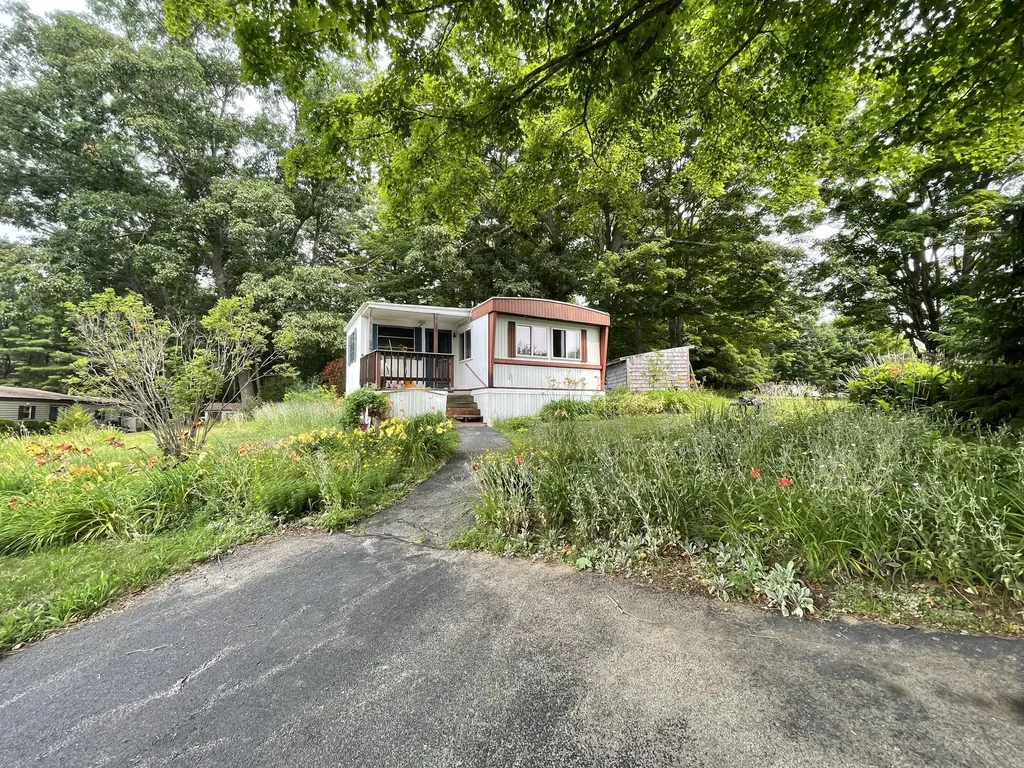 2 Sandalwood Circle Kittery ME 03904