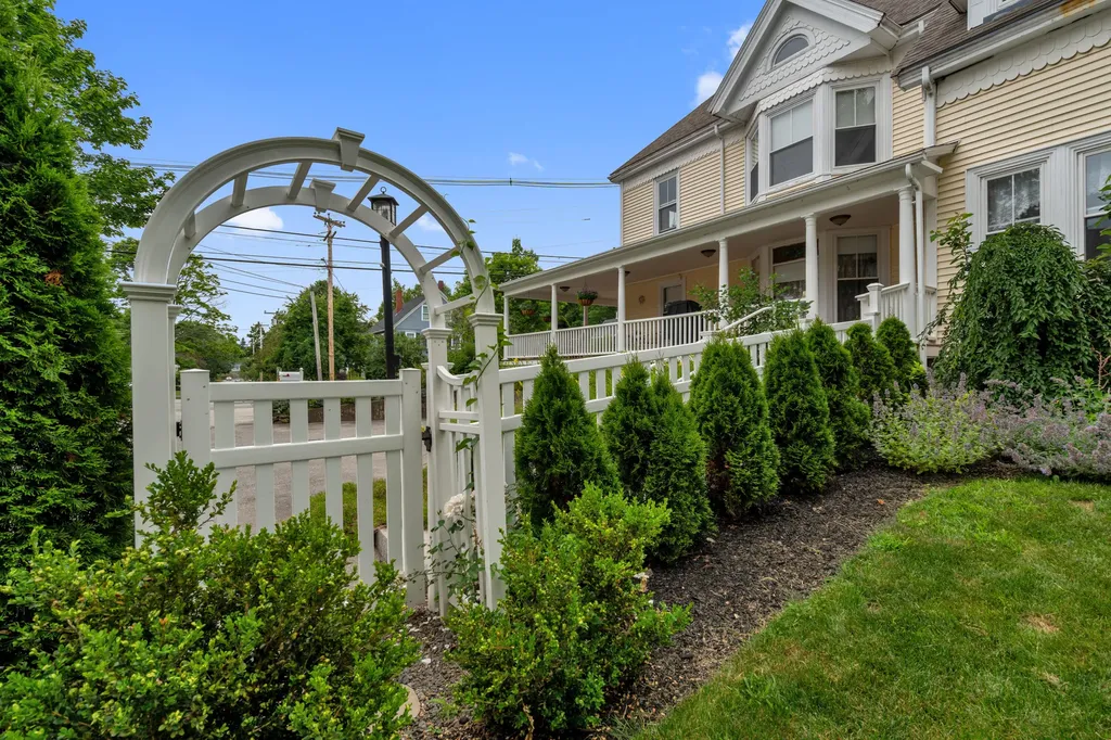 19 Mountain Street Camden ME 04843