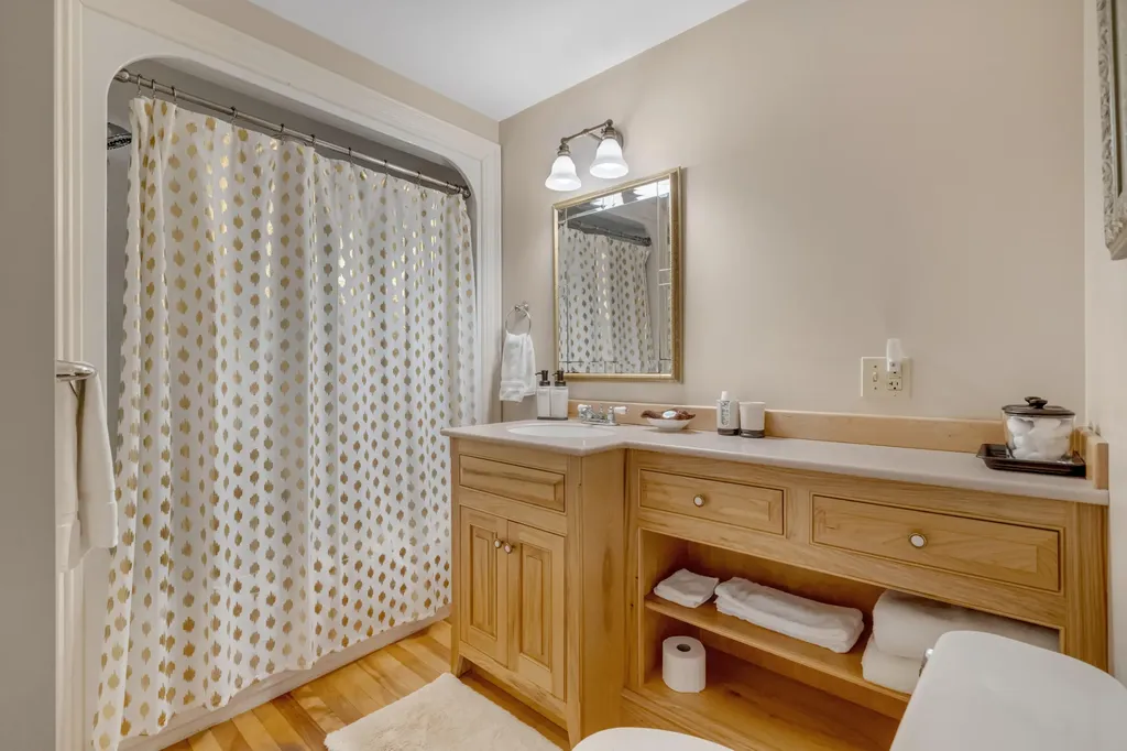 19 Mountain Street Camden ME 04843