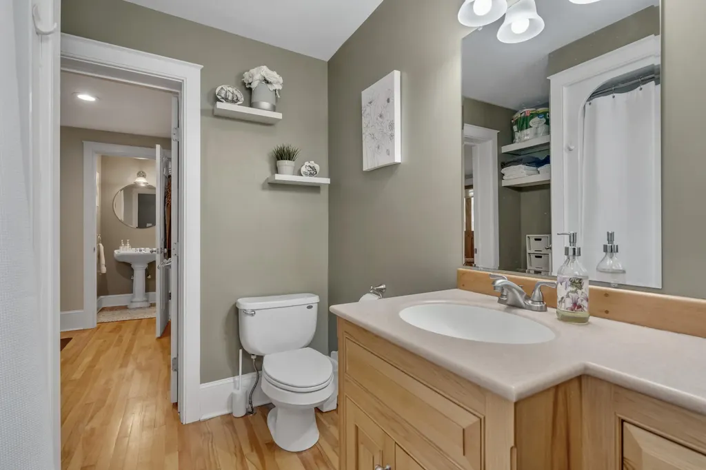 19 Mountain Street Camden ME 04843