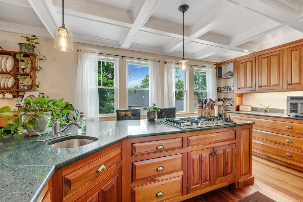 19 Mountain Street Camden ME 04843