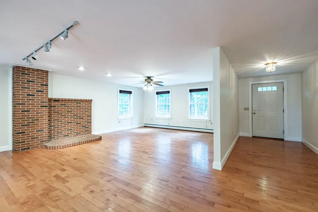 12 Lilac Lane New Gloucester ME 04260