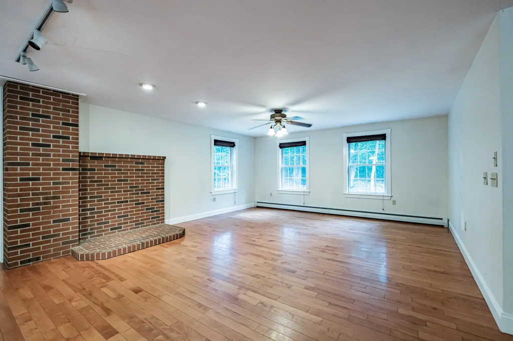 12 Lilac Lane New Gloucester ME 04260