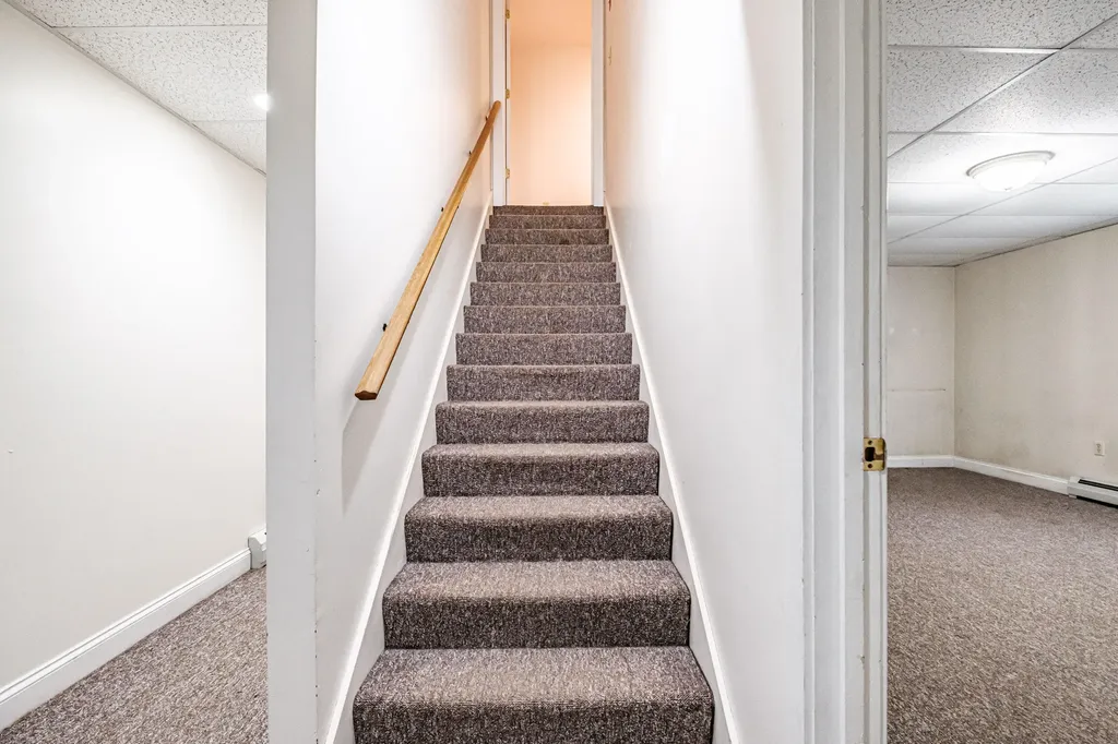 12 Lilac Lane New Gloucester ME 04260