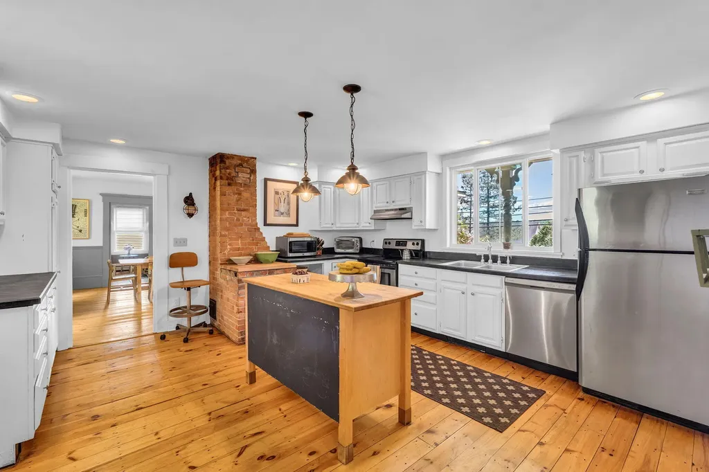 55 River Road Newcastle ME 04553