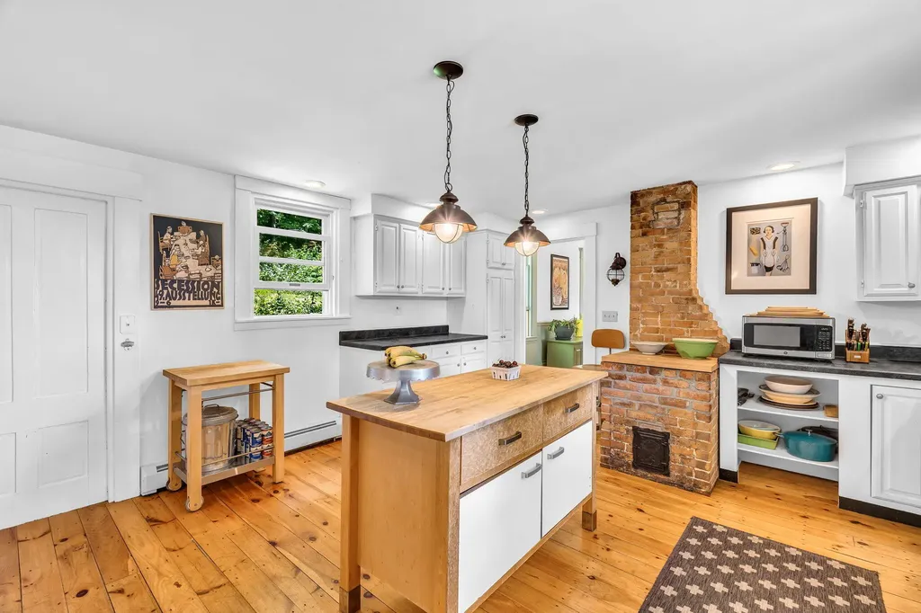 55 River Road Newcastle ME 04553