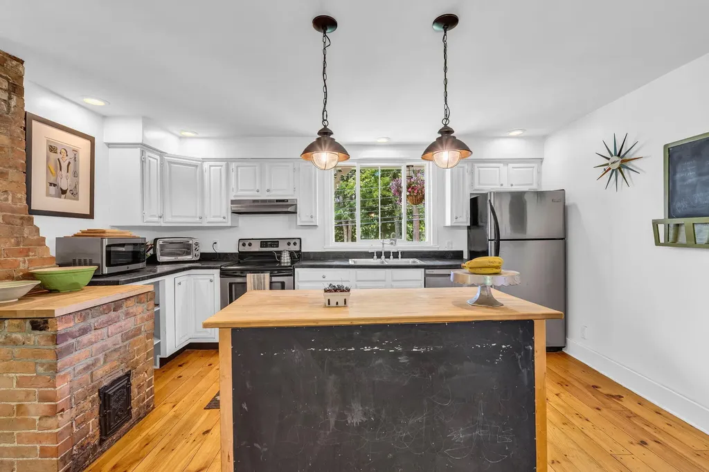 55 River Road Newcastle ME 04553