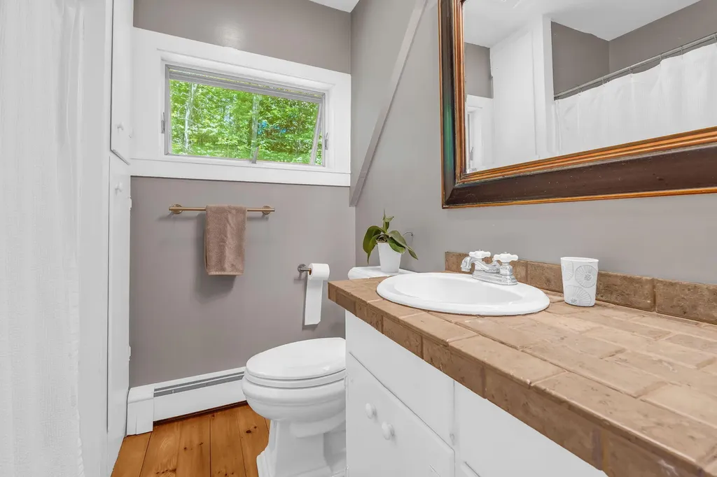 55 River Road Newcastle ME 04553