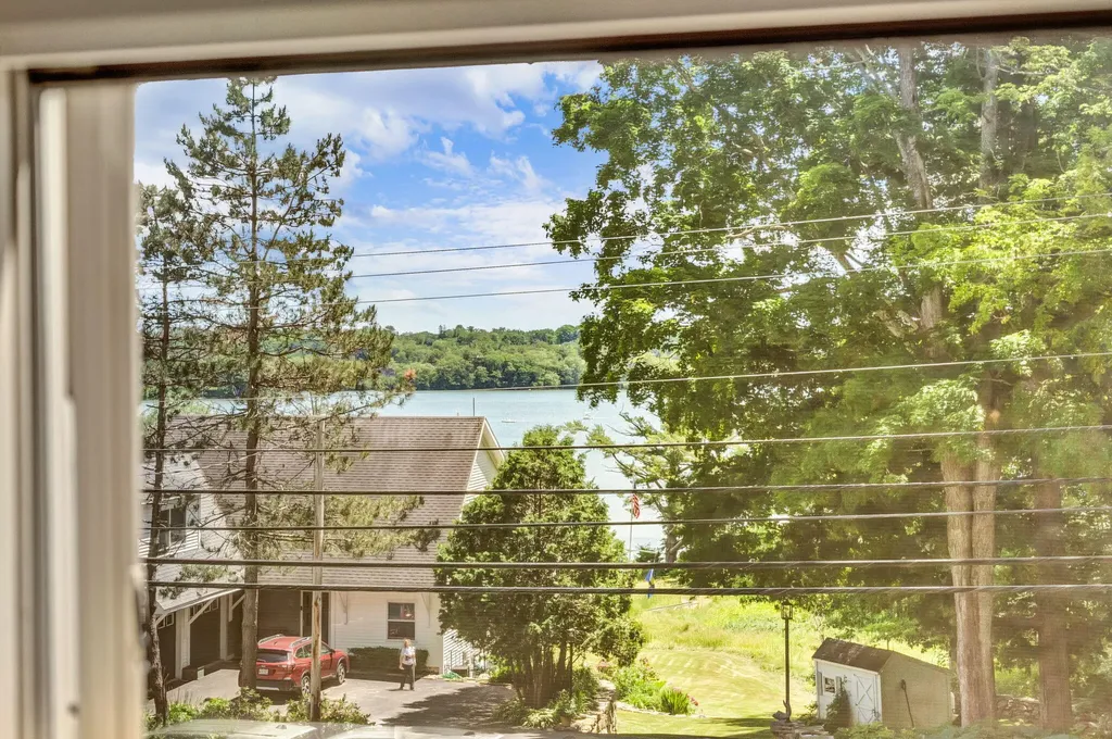 55 River Road Newcastle ME 04553